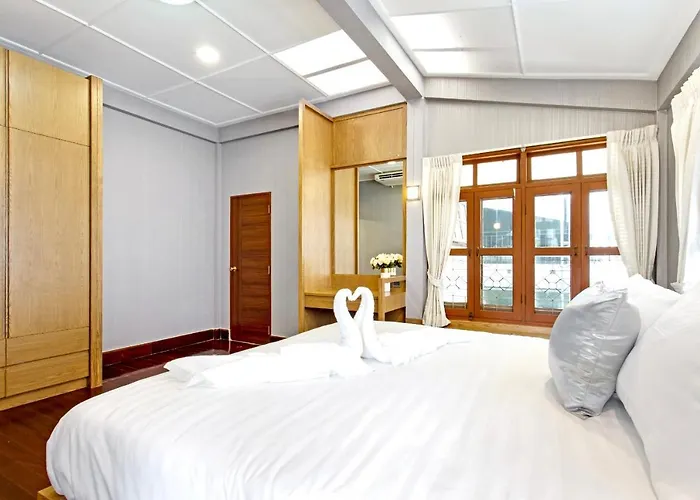 Sathorn Private Pool Villa